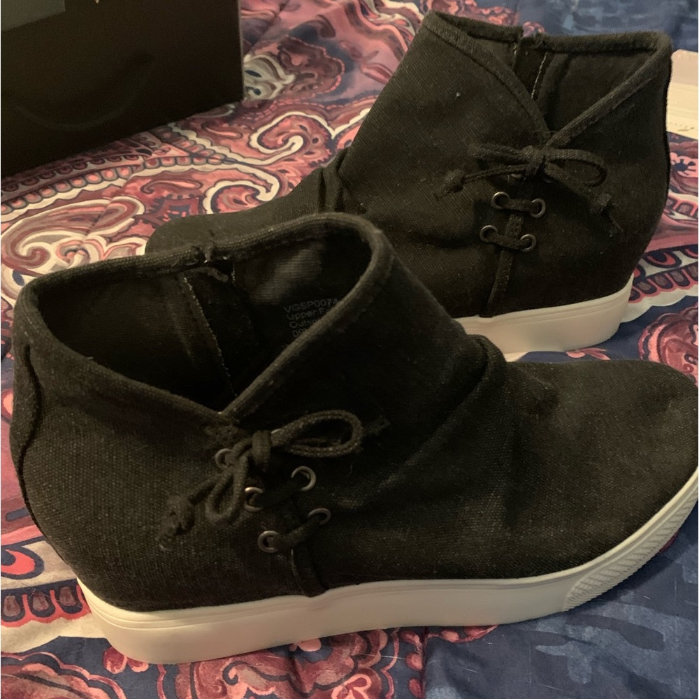 Women’s Black Casual High-Top Sneaker Boot
